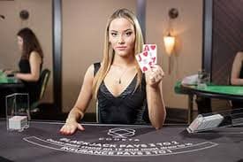 Live Dream Catcher wheel on siap46 login mobile app with multiplier segments and live presenter
